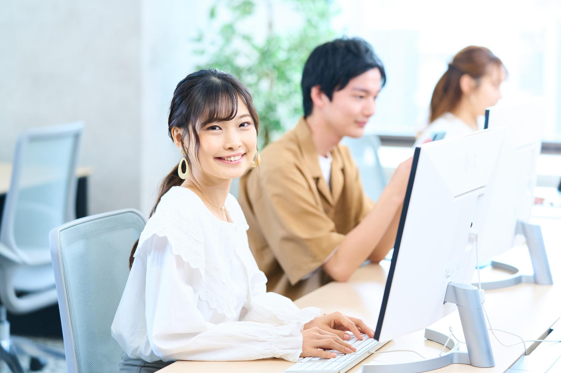 自社と客先常駐を自由に選べる環境！キャリアの幅が広がるインフラエンジニア