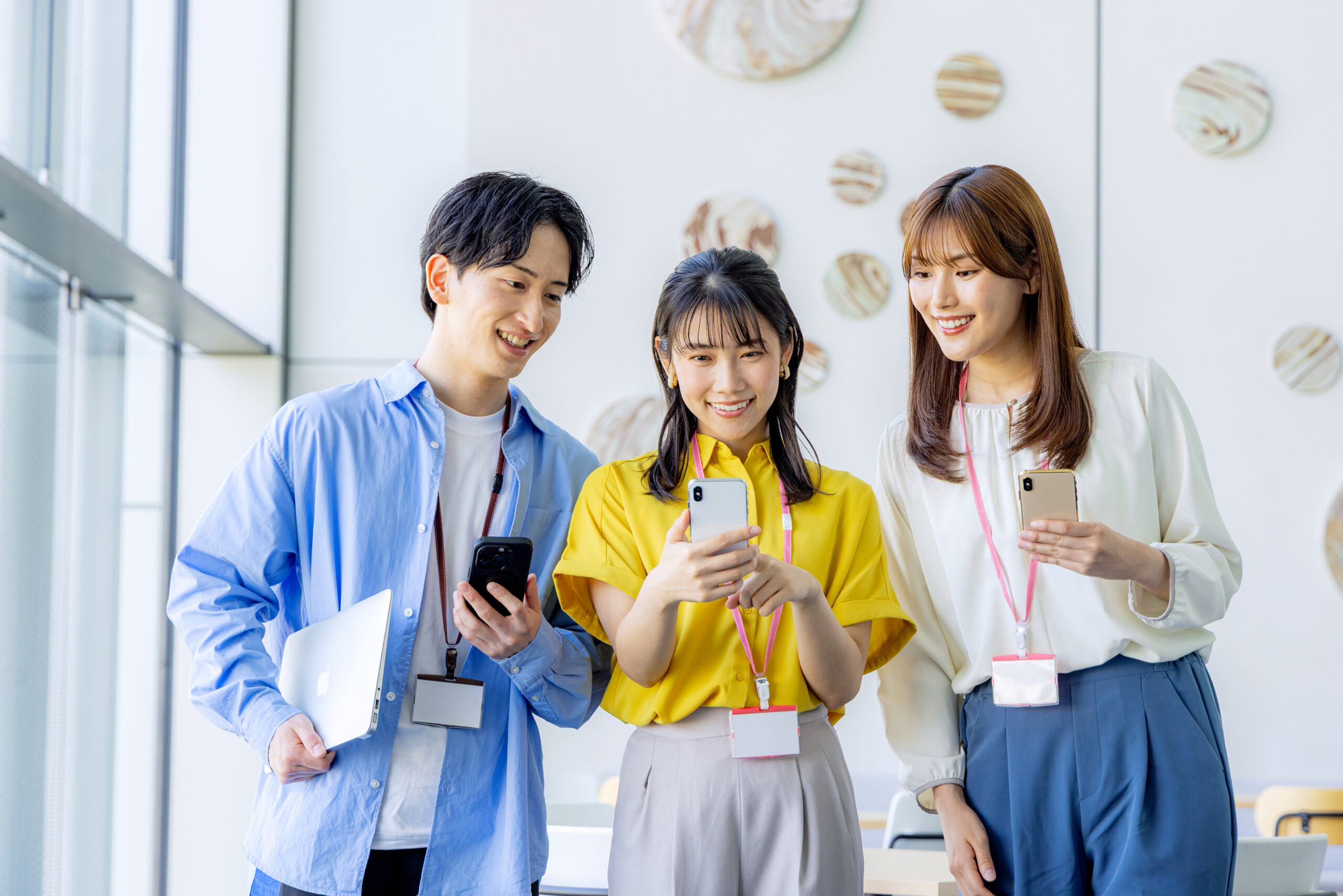 動画ディレクションからデザインまで、一気通貫で手がけるWebデザイナー募集