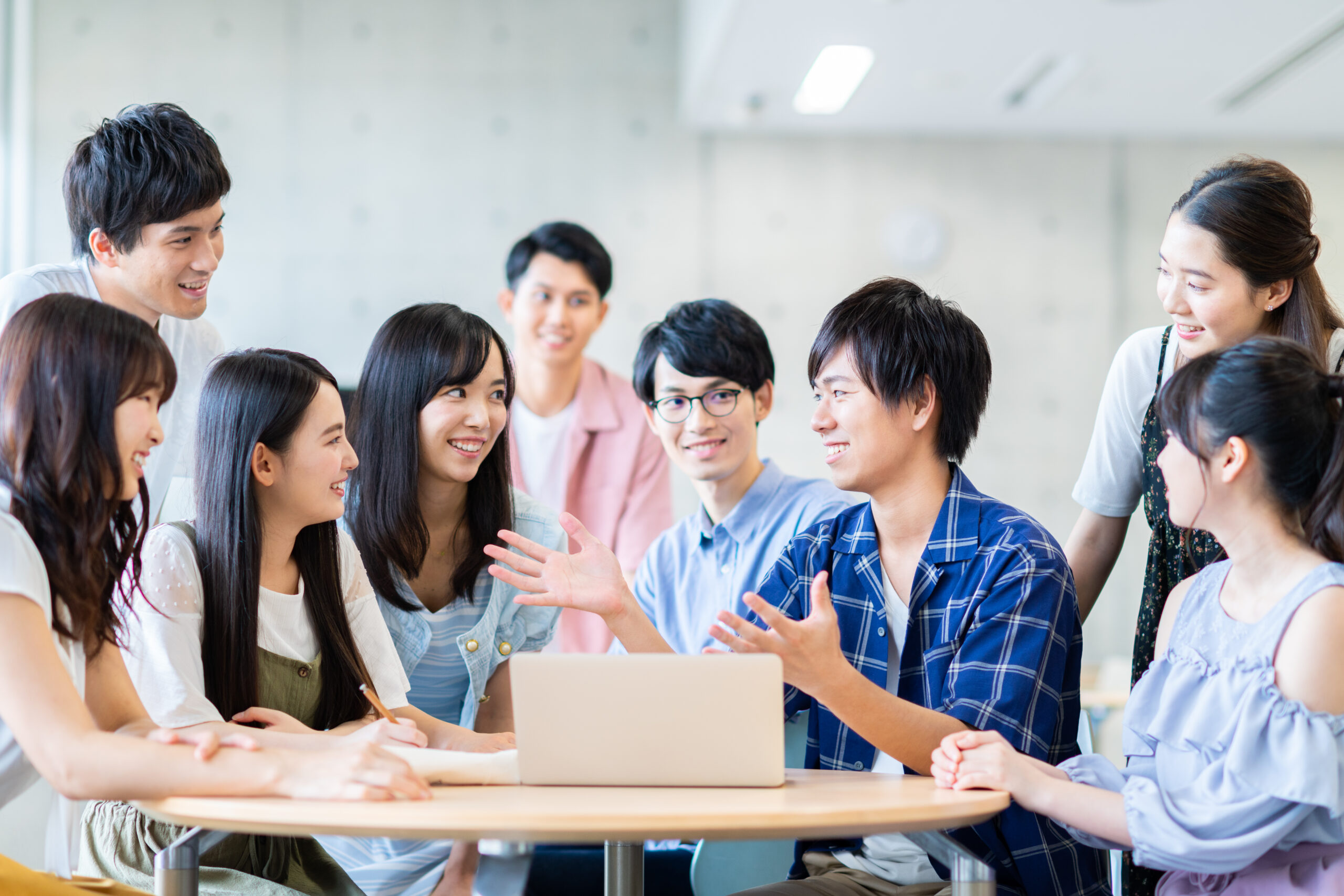 自社と客先常駐を自由に選べる環境！キャリアの幅が広がるインフラエンジニア